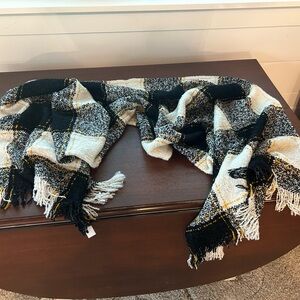 Madewell Black and Cream Plaid Scarf